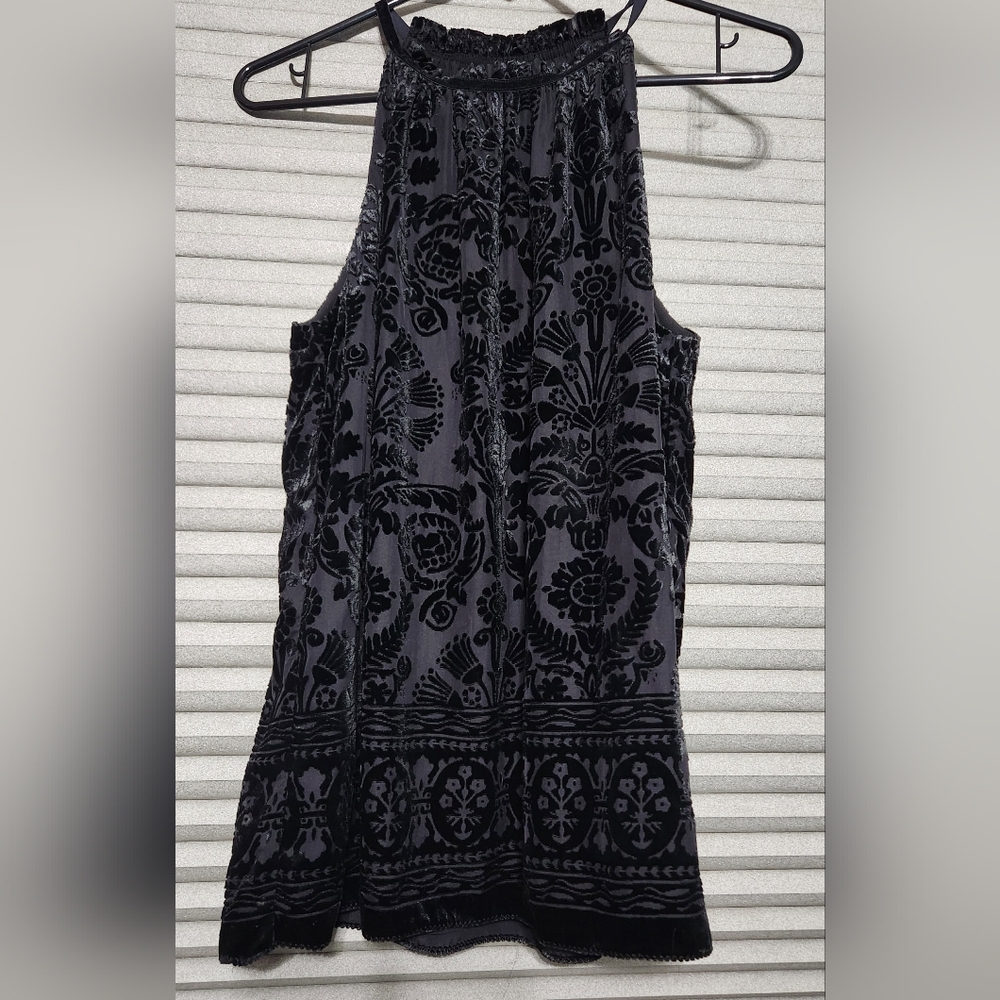 NWT MAX STUDIOS black velvet womens mock sleeveless top.
